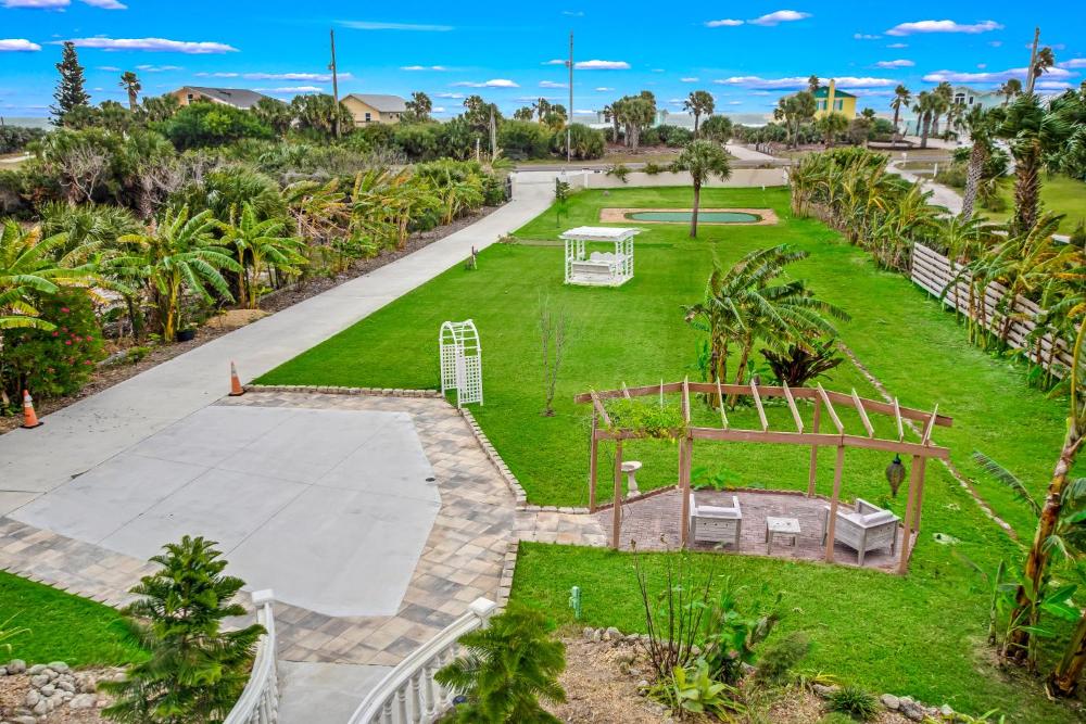 Castle, pvt pool, hot tub, beach, mini-golf, dock, fishing, ping pong